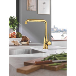 Dřezová baterie GROHE Essence New s otočným raménkem Cool Sunrise 30269GL0