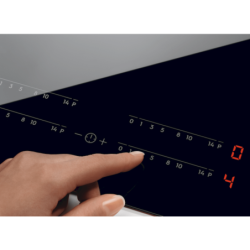 Indukční varná deska Electrolux černá EIT60443X