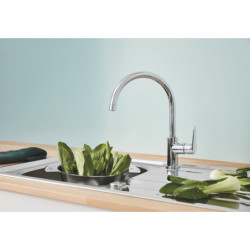 Dřezová baterie GROHE BauCurve s otočným ramínkem chrom 31536001