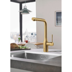 Dřezová baterie GROHE Essence s vytahovací sprškou, 2 proudy kartáčovaný Cool Sunrise 30504GN0