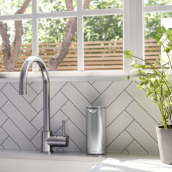 Bezdotykový dávkovač mýdla Simplehuman nerez SHST1069