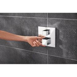 Sprchový systém GROHE Grohtherm Cube včetně podomítkového tělesa chrom 34868000