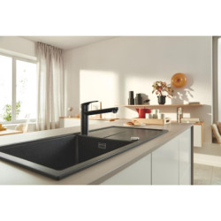 Dřezová baterie GROHE Eurosmart s otočným ramínkem černá matná 304632430