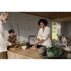 Dřezová baterie Hansa Vantis Style s otočným ramínkem černá matná 5420220733