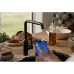 Dřezová baterie Hansa Vantis Style s otočným ramínkem černá matná 5421220933